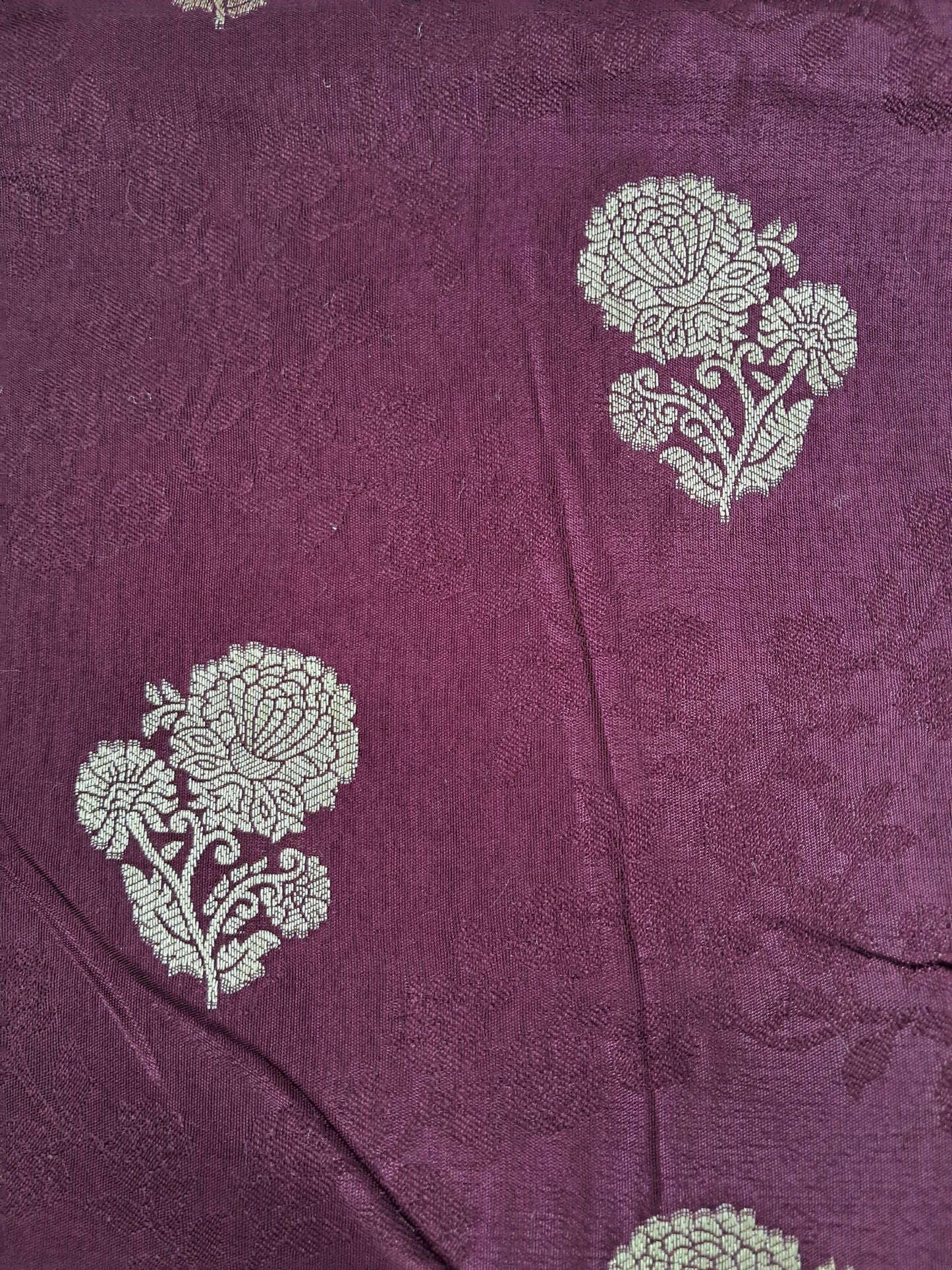 Wine Tanchui Buti Saree